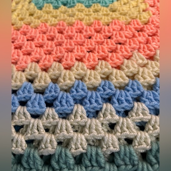 VINTAGE Homemade crochet baby blanket. Cottagecore, grandparentcore, Earthy - Picture 3 of 4